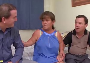 Blowjob video featuring a brown-haired cougar